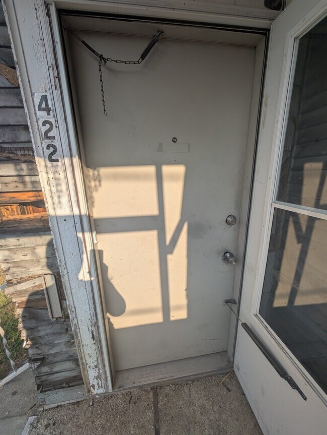 Building Photo - 422 S Louisa St