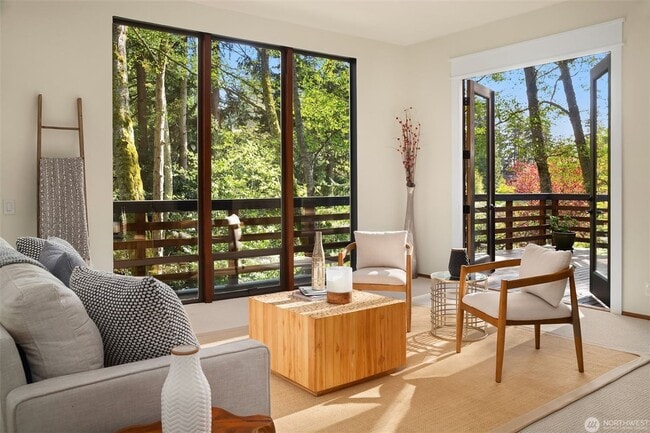 Building Photo - 3bd/2.25ba Edmonds House
