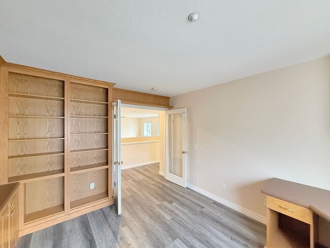 Building Photo - Beautiful 5B/3BA Home in Vista Available for Rent!