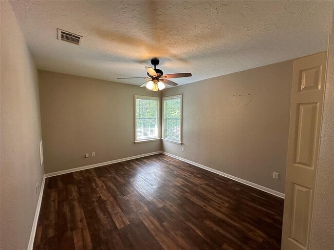 Building Photo - 10902 Grassmere Ct