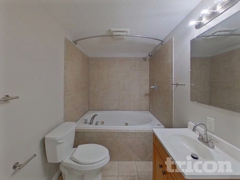 Building Photo - 407 Wagon Wheel Cir