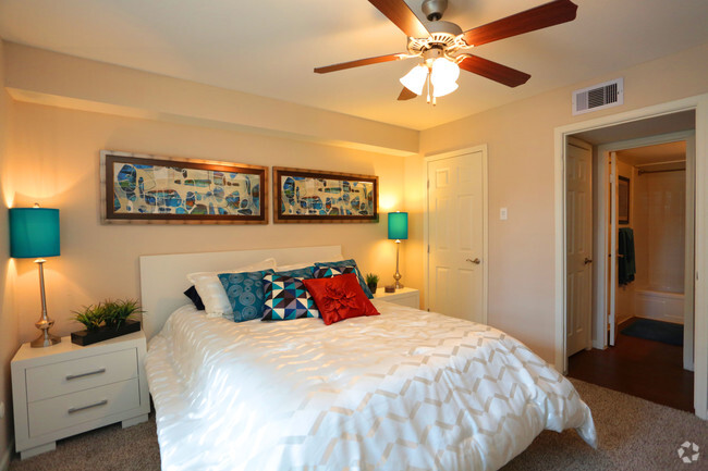 Interior Photo - London Belle