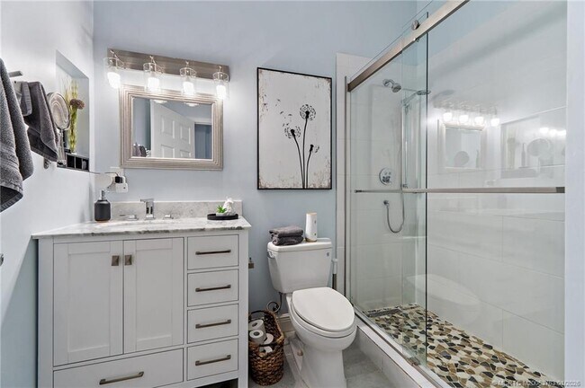 Building Photo - 310 SE Denver Ave