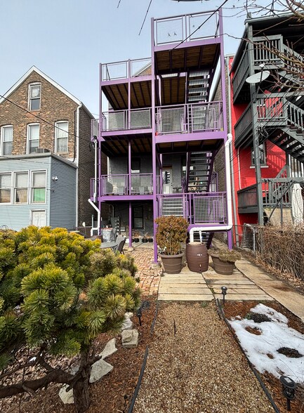 Building Photo - 1529 W Cullerton St