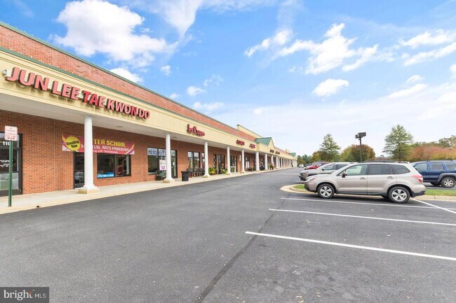 Building Photo - 564 Radford Terrace NE