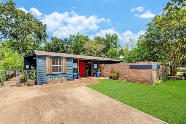 Building Photo - 3914 Ella Blvd