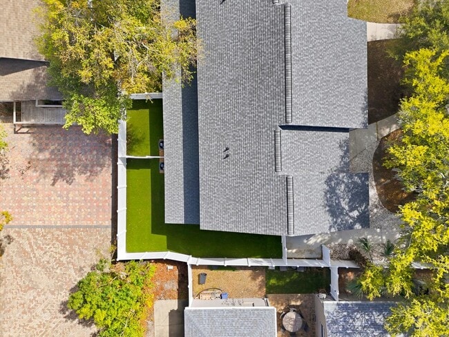 Building Photo - 1331 Cedar St