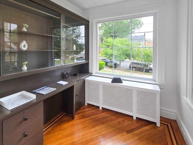 Building Photo - 86 Keer Ave