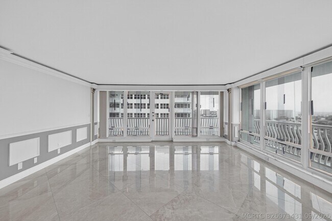 Building Photo - 4020 Galt Ocean Dr