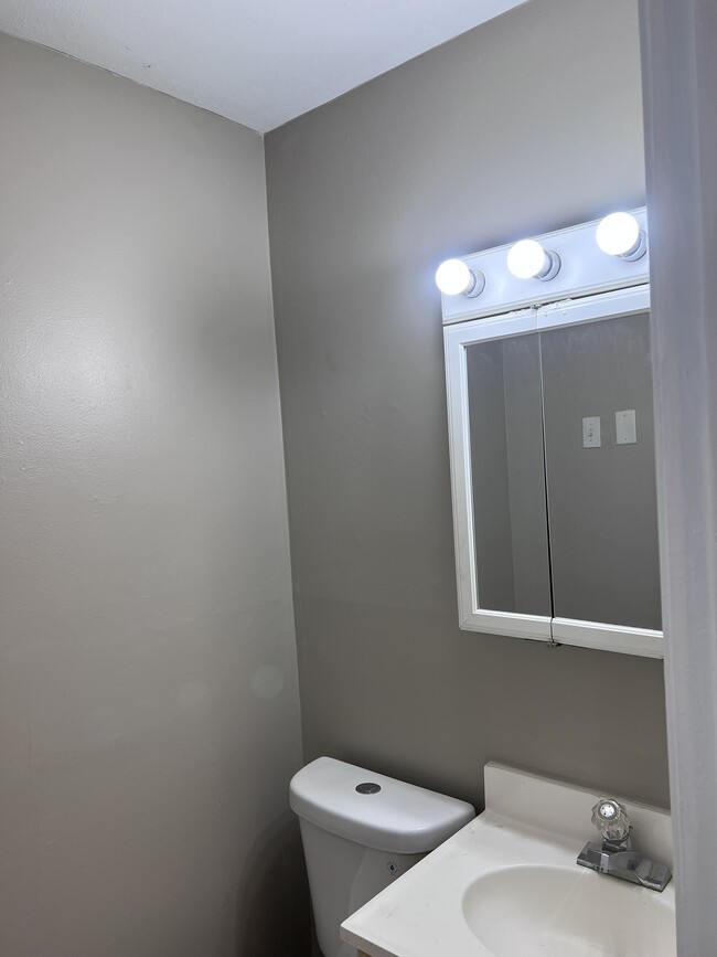 Building Photo - 309 N Marshall Ave