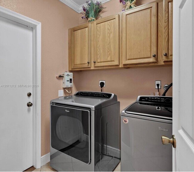 Building Photo - 14571 SW 160th Ct