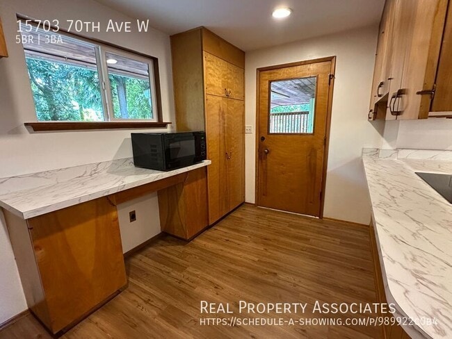 Building Photo - 15703 70th Ave W