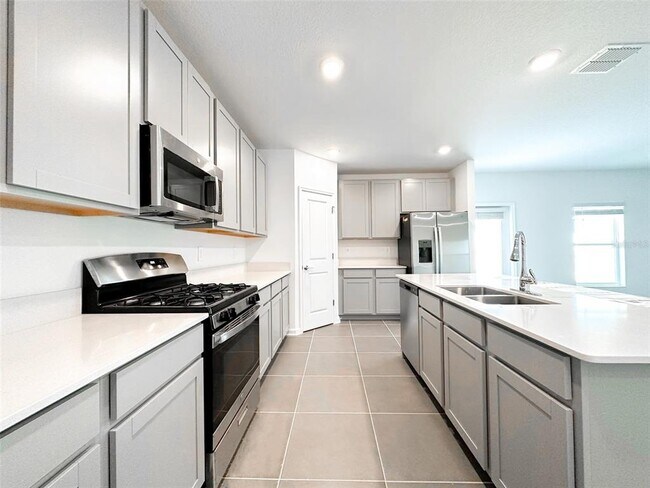 Building Photo - 26159 Feathergrass Cir