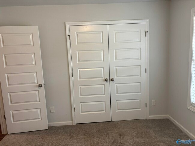 Building Photo - 227 Shubert Dr