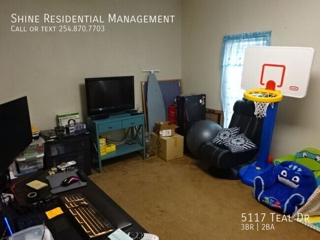 Building Photo - 5117 Teal Dr