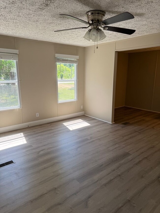 Building Photo - FOR RENT – Newly Remodeled Home Near Downtown Aynor
