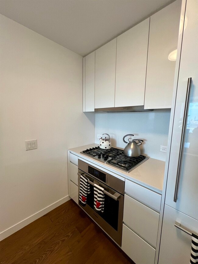 Building Photo - 99 Hudson St