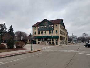 Building Photo - Landmark