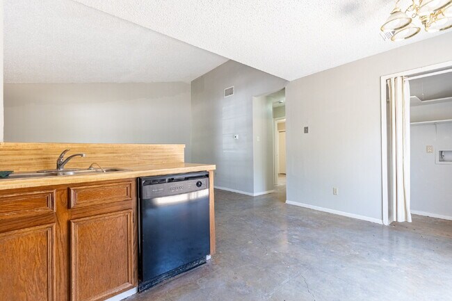 Building Photo - 6201 Berkett Cove