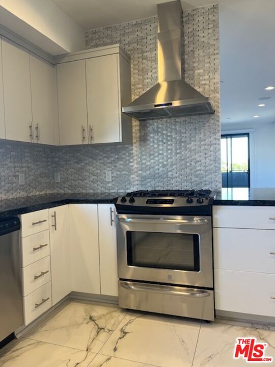 Building Photo - 1445 S Fairfax Ave