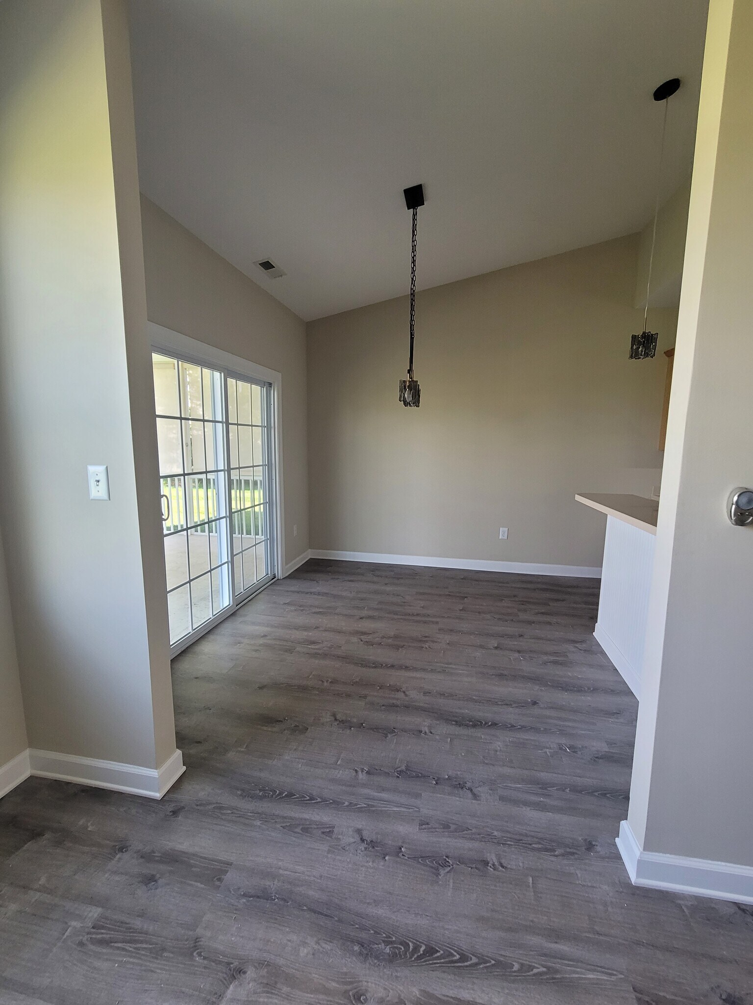 Building Photo - 32818 Almwick Ln