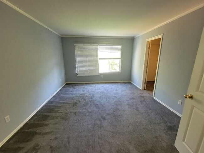 Building Photo - Charming Sammamish Home | 3 Bed + 2.5 Bath