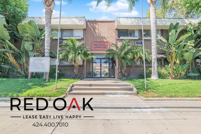 Building Photo - 15405 Vanowen St