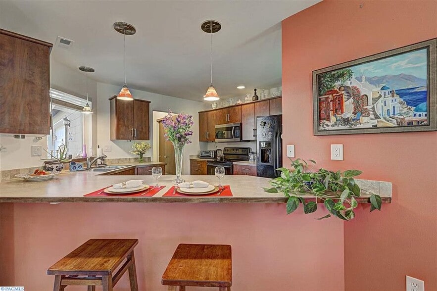 Building Photo - 531 Smoketree pl