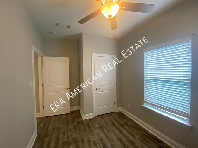 Building Photo - 8461 Laredo St