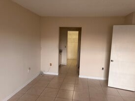 Building Photo - 13870 SW 62nd St