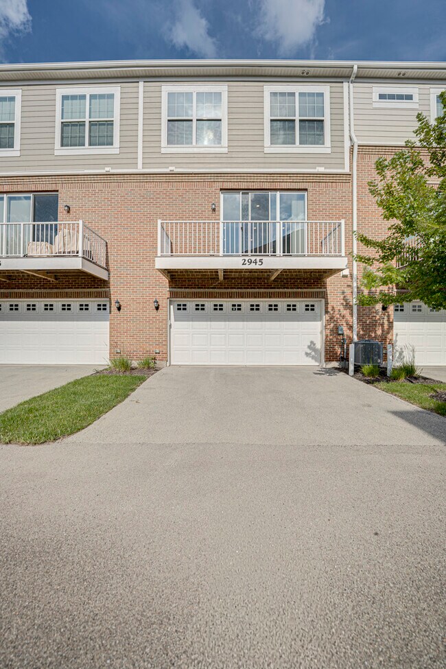 Building Photo - 2945 Showplace Dr