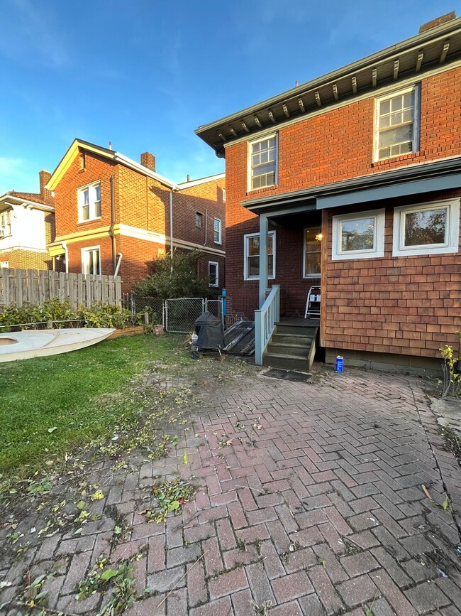 Building Photo - 2268 Shady Ave