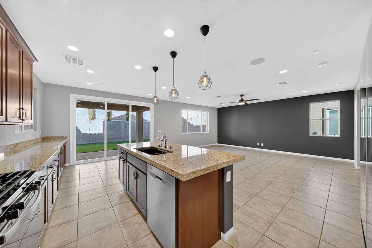 Building Photo - 8909 Wallner St