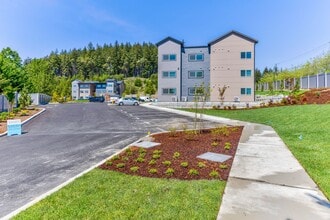 Building Photo - Grand Ridge