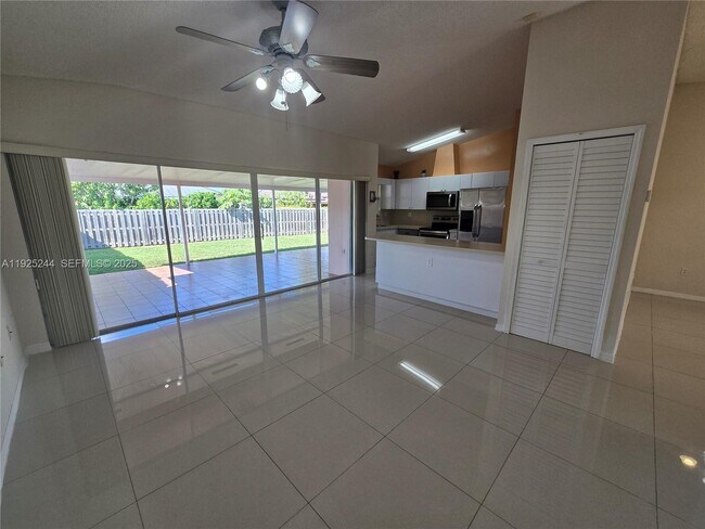 Building Photo - 894 NW 134th Pl