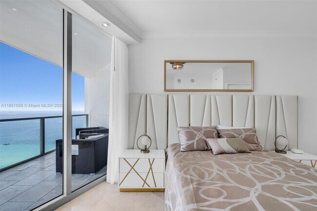 Building Photo - 3101 S Ocean Dr