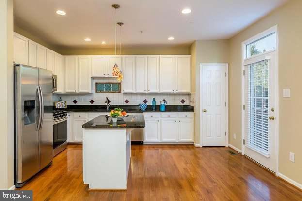 Building Photo - 8743 Stonehouse Dr
