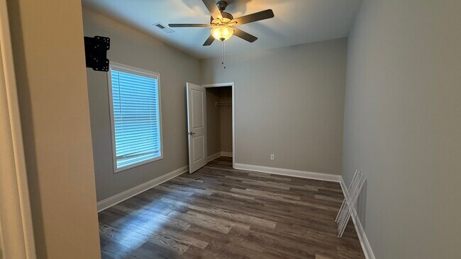 Building Photo - 441 Adalynn Cir