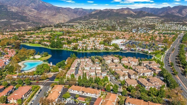 Building Photo - 205 Montana Del Lago Dr