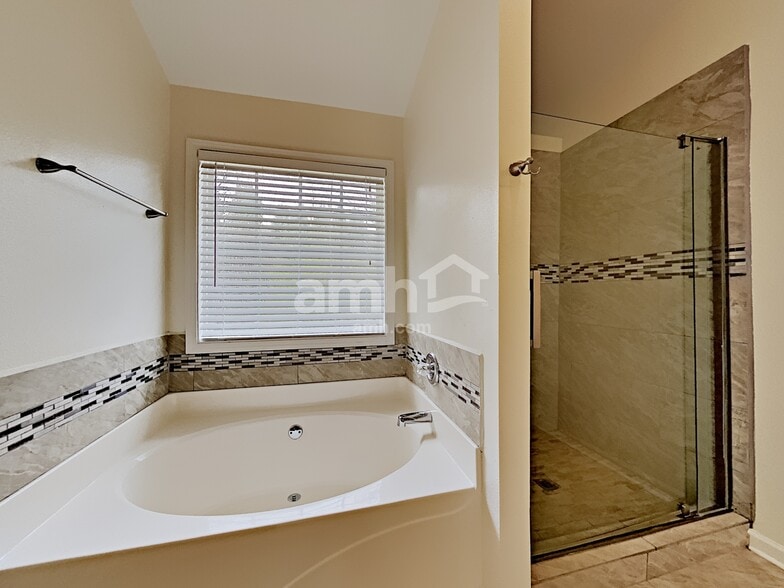 Building Photo - 2631 Bald Cypress Dr