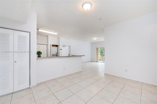 Building Photo - 7290 NW 114th Ave