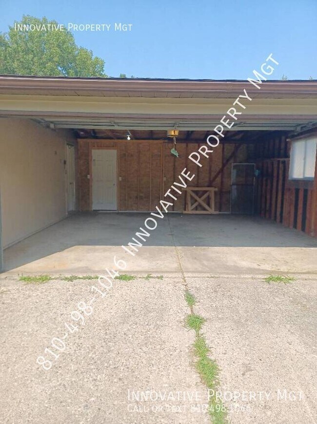 Building Photo - Beautiful 3 bedroom, 1 bath, desirable are...