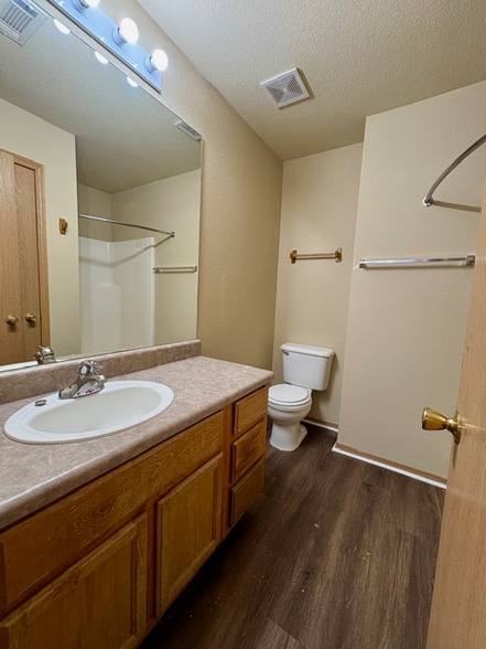 Building Photo - 786 Lariat St