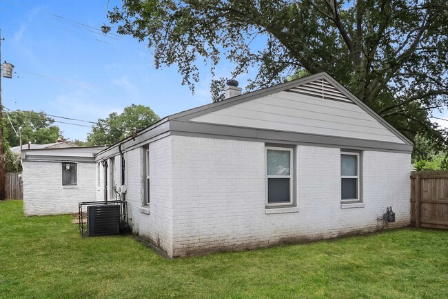 Building Photo - 965 Elizabeth Ln