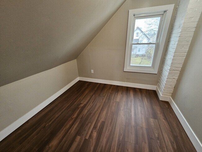 Building Photo - 4211 Spokane Ave