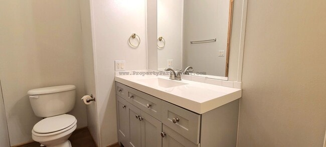 Building Photo - Very Nice 3 Bed 2 Bath Modular house