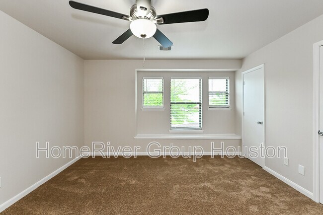 Building Photo - 6610 Hawthorne Falls Ln