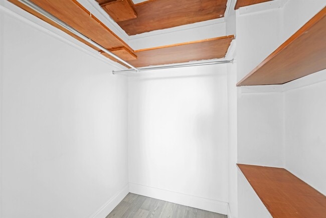 Building Photo - 45 River Dr S