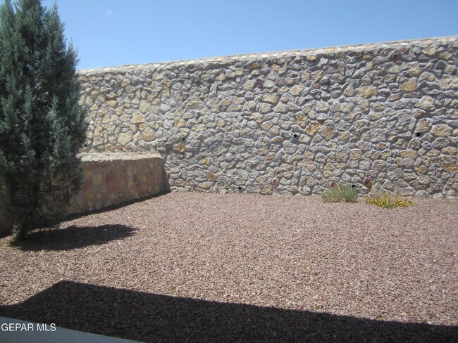 Building Photo - 477 Prime Desert Dr