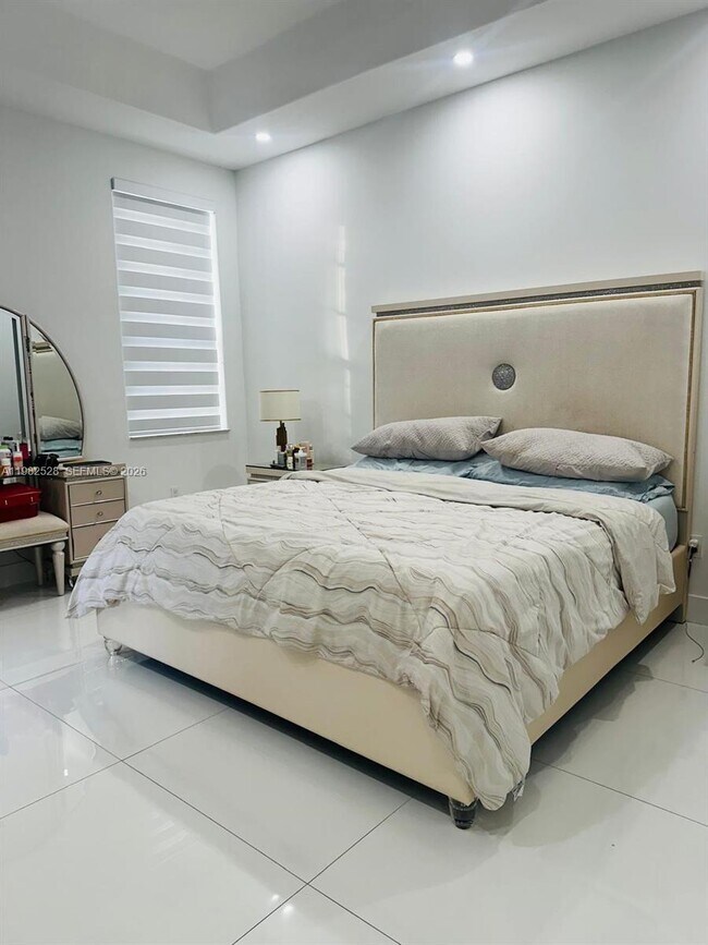 Building Photo - 3482 SW 152nd Pl